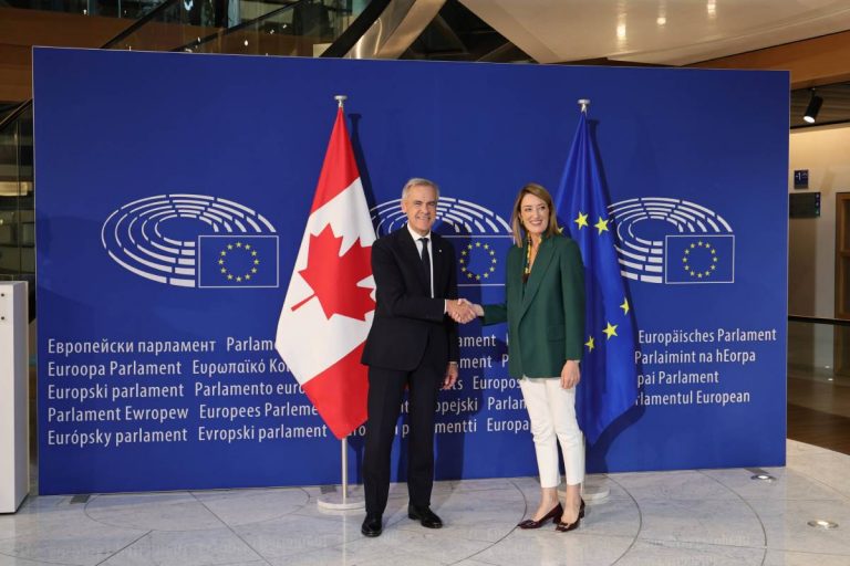 NCZAS.INFO | Przewodnicząca Parlamentu Europejskiego Roberta Metsola oraz premier Kanady Mark Carney.