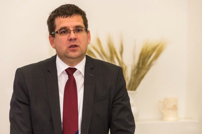 Miklos Sesztak