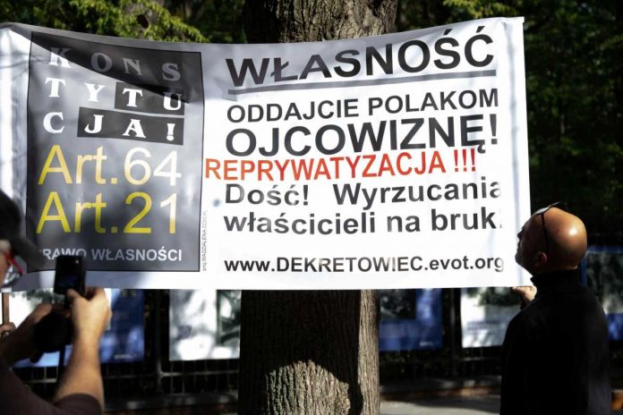 Dekret Bieruta, manifestacja.