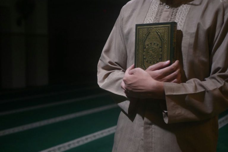 Muzułmanin, koran.