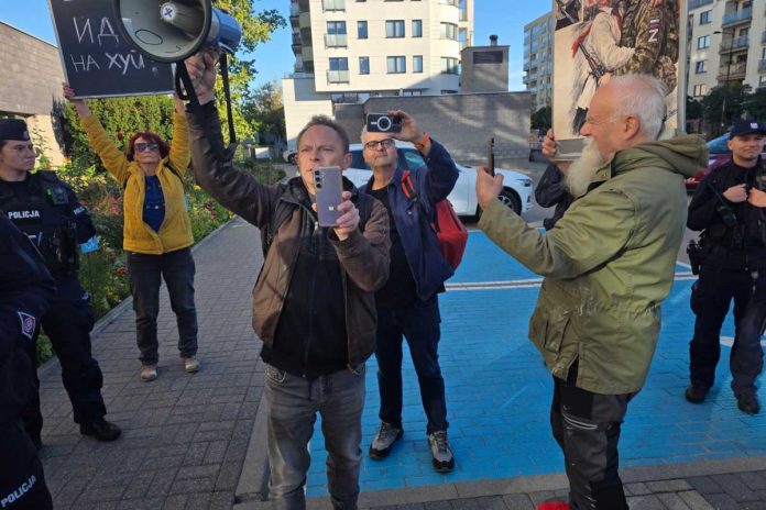 Arkadiusz Szczurek i Wojciech Czuchnowski prowokują przed procesem Brauna.