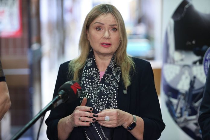 Zbiórka podpisów pod referendum w sprawie odwołania prezydent Gliwic Katarzyny Kuczyńskiej-Budki.