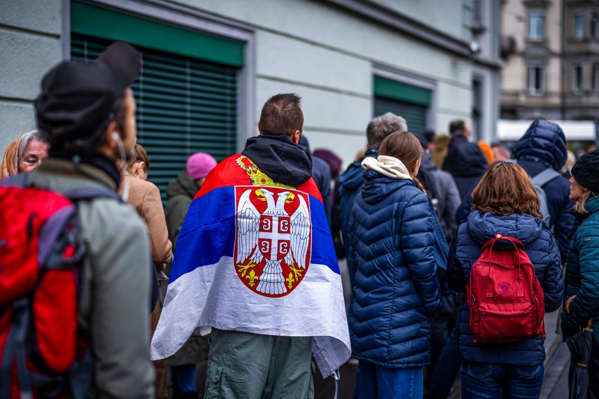 Gorąco po wyborach w Serbii. Policja otoczyła centrum Belgradu [VIDEO]
